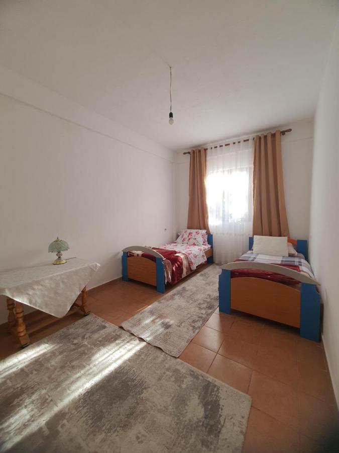 Spacious House With A Big Garden And Fire Pit Villa Tirana Exterior foto