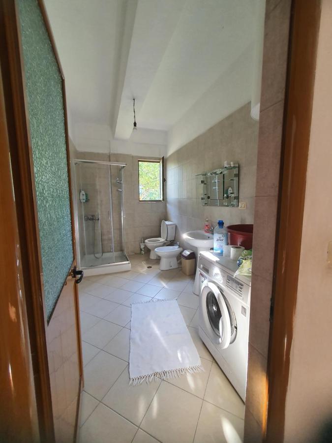 Spacious House With A Big Garden And Fire Pit Villa Tirana Exterior foto
